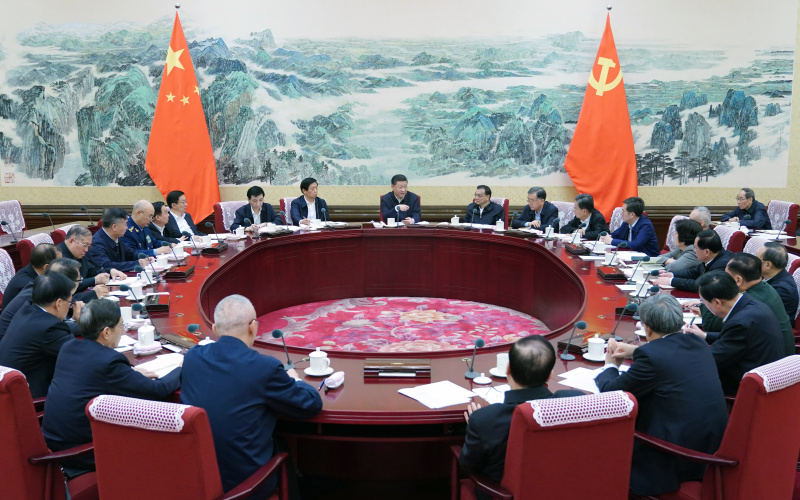 　　12月25日至26日，中共中央政治局召開民主生活會，中共中央總書記習(xí)近平主持會議并發(fā)表重要講話。新華社記者 謝環(huán)馳 攝